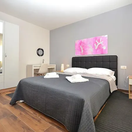 Stella * Novigrad Istria